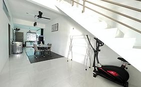 Chempaka Homestay (Near to UTP UiTM Seri Iskandar)