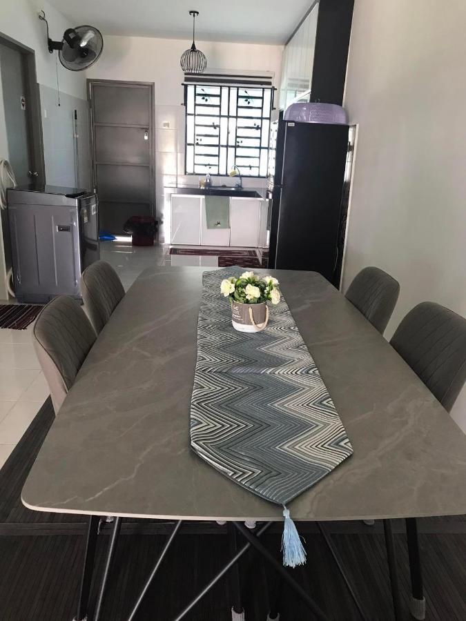Chempaka Homestay  Seri Iskandar Luaran gambar
